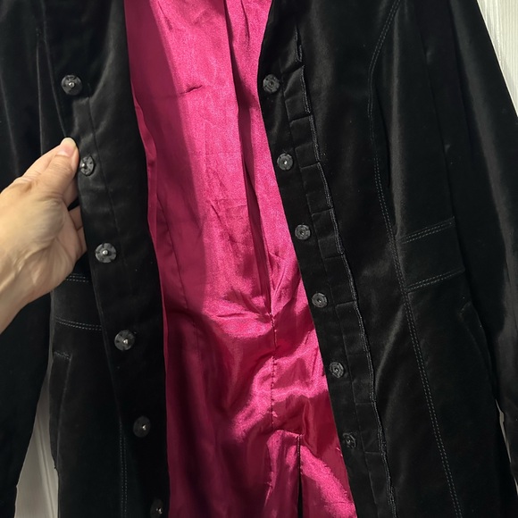 Stunning WHBM Long Velvet Ruffle Jacket - Picture 4 of 16